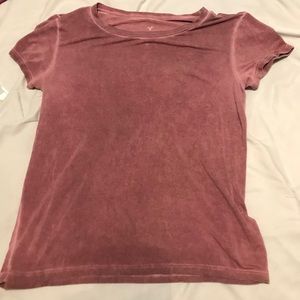 american eagle bergandy tshirt